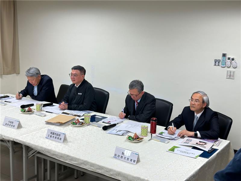 行政院卓院長傾聽桃園地區產業心聲 因應美國關稅問題爭取廠商最大利益（由左至右依序為經濟部郭智輝部長、行政院卓榮泰院長、桃園市王明鉅副市長、財政部阮次長清華）