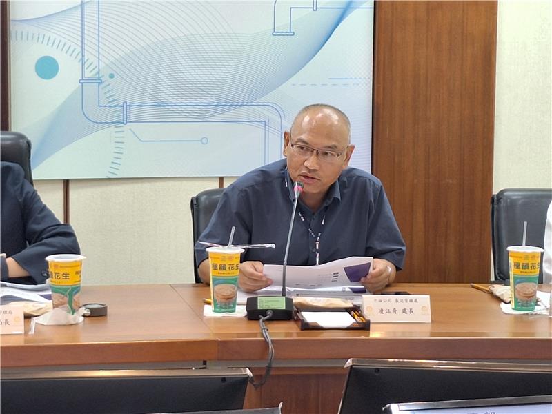 中油公司凌江奇處長說明中油自主開發檢測比對程式，利用 AI 演算法研判管線腐蝕成長趨勢及提升管線定位效率。.jpg