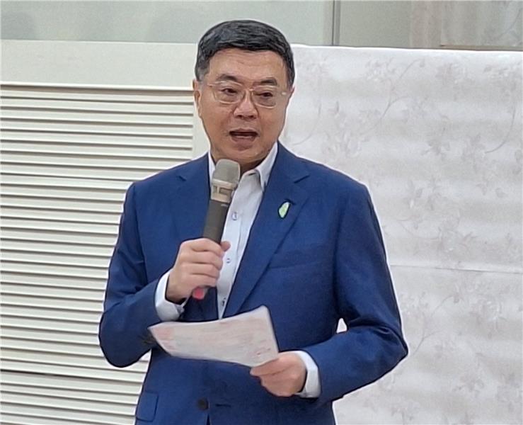 行政院卓院長傾聽產業之旅用最短時間加大力道協助產業升級轉型(卓院長表示臺灣歷經風雨，始終展現韌性。應對美國關稅調整，政府與廠商攜手，協助廠商因應。)