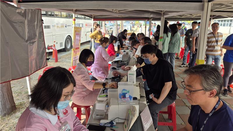 前鎮科技產業園區廠商員工熱情參與捐血。