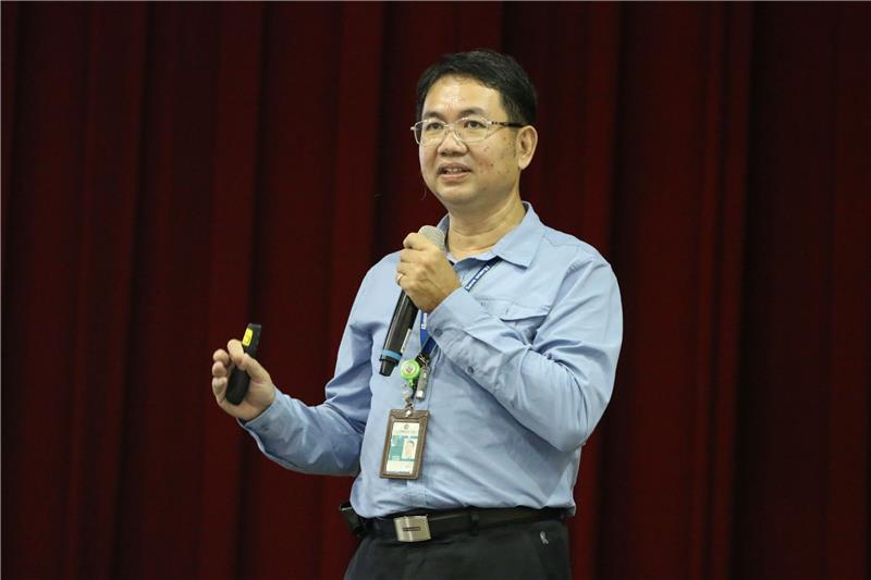 1120912 加工處舉辦「圖利與便民之區辨與諮詢廉政治理研討會」(日月光股份有限公司楊瑞洲副理分享節能的推動及案例).JPG