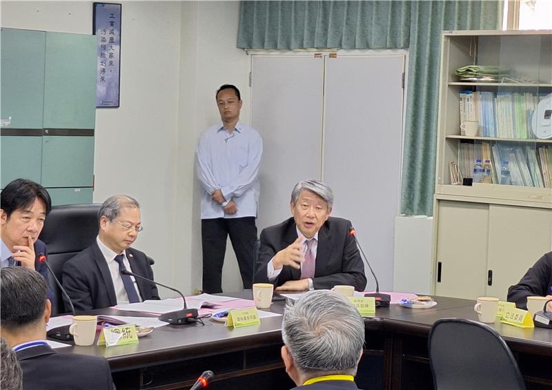 賴清德總統產業傾聽之旅率隊前進臺中全力協助產業應對美關稅衝擊(經濟部郭智輝部長回應廠商意見及問題)