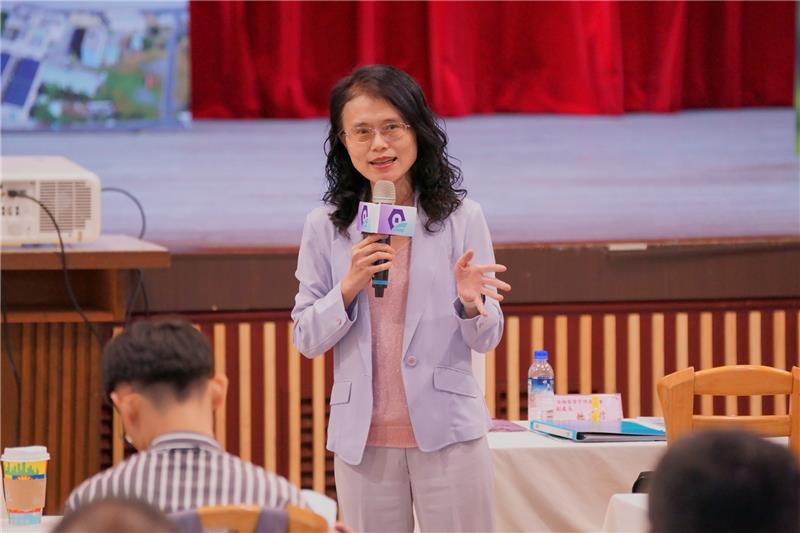 金管會施副處長宜君座談分享