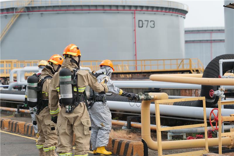 CPC emergency response personnel, together with the Southern Regional Environmental Accident Technical Team, perform a joint drill.

