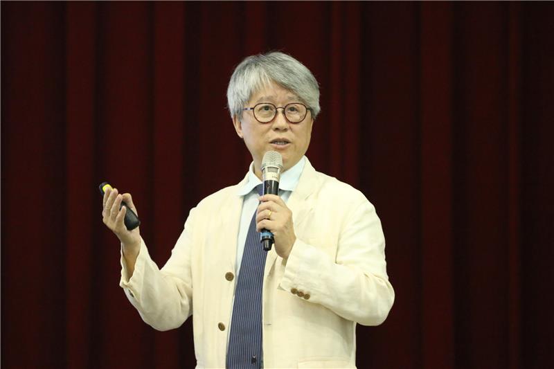 1120912 加工處舉辦「圖利與便民之區辨與諮詢廉政治理研討會」(國立清華大學范建得教授進行專題演講).JPG