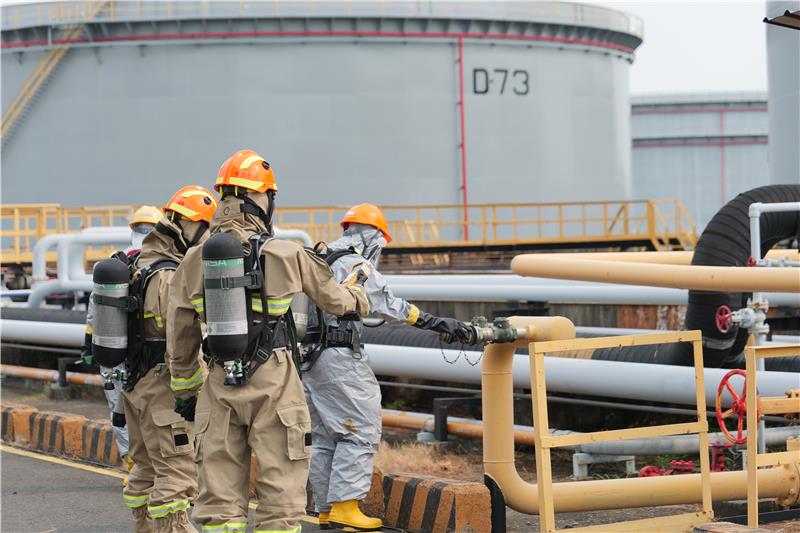 中油應變人員與南區環境事故專業技術小組一同進行環境複偵確認毒化物濃度演練