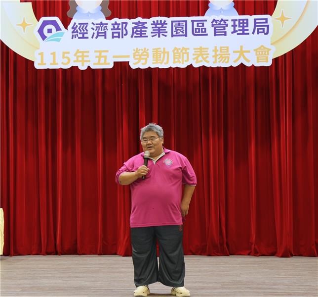 1150427 台灣科技產業園區產業工會聯合會張強輝理事長表示感謝每位同仁敬業投入，將持續促進勞資和諧為園區發展奠定基礎。.jpg