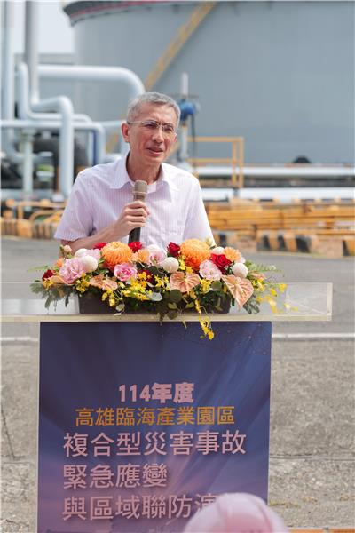 Division Chief Hsu of BIP delivers remarks, noting that the drill effectively strengthened joint defense mechanisms, enabling timely response to minimize potential harm and losses.