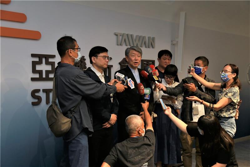 經濟部部長郭智輝接受聯訪